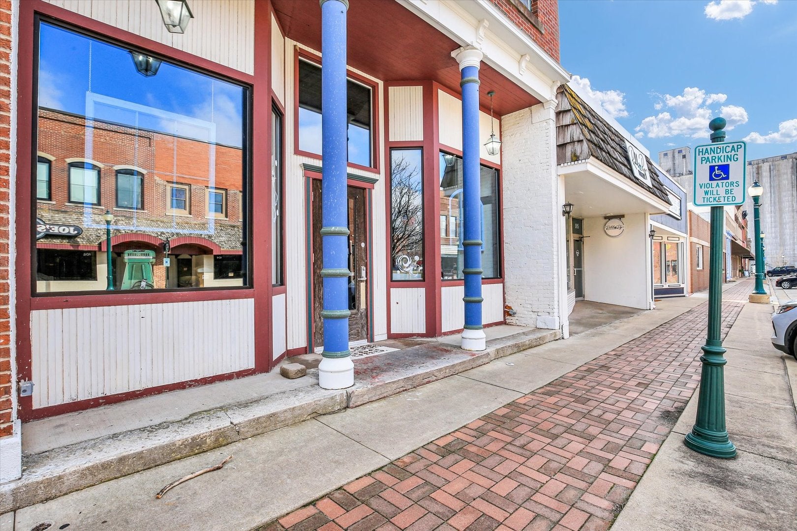 103 & 105 W Sale Street