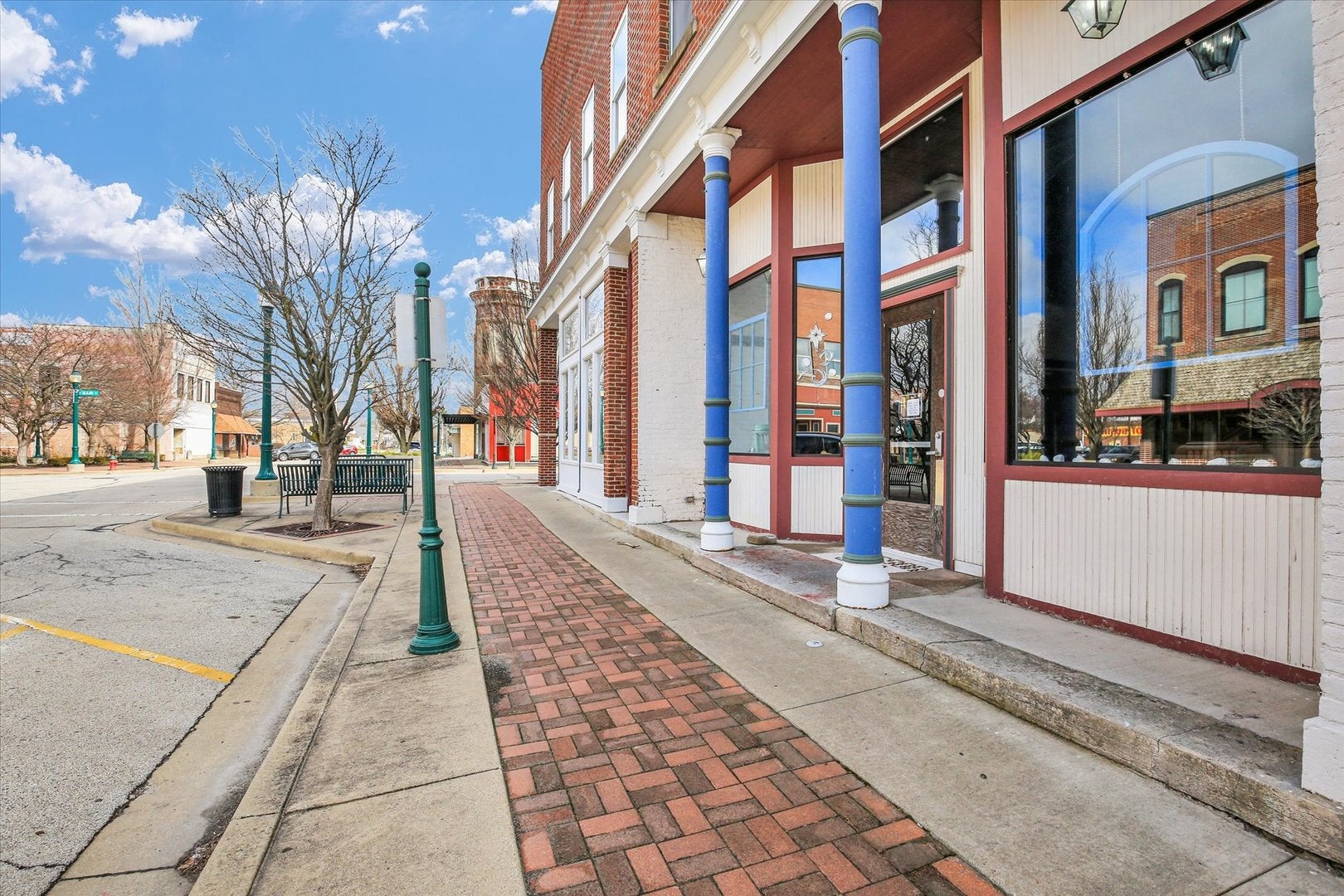 103 & 105 W Sale Street