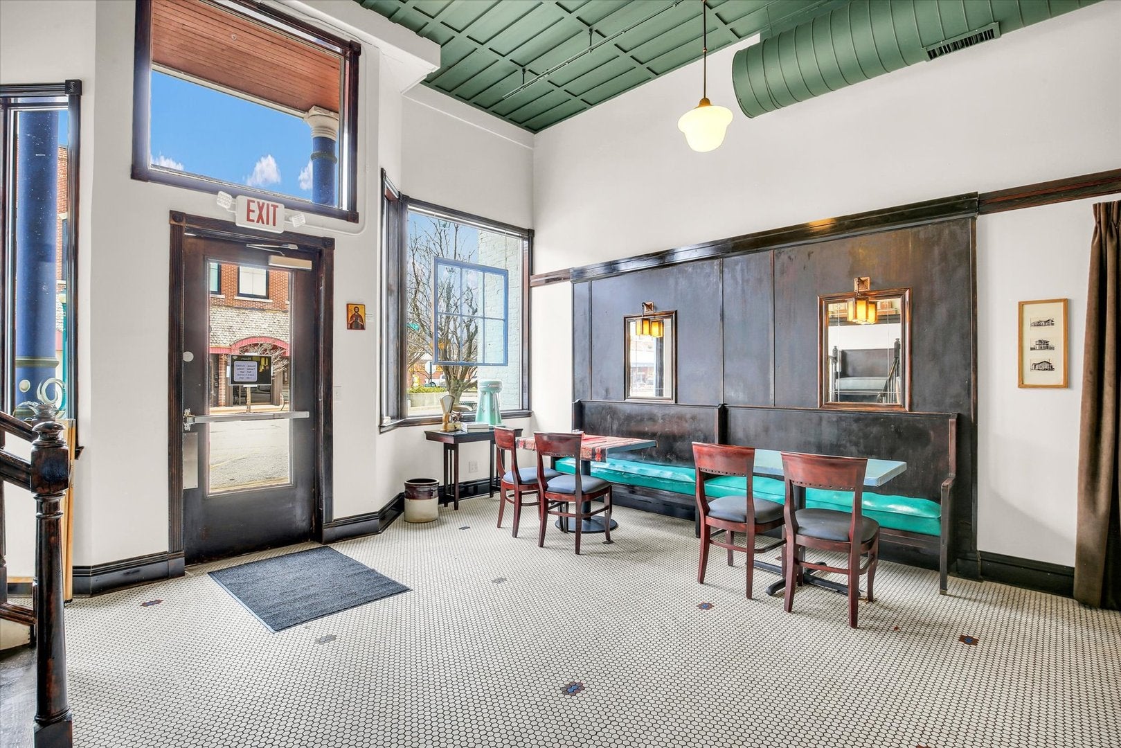 103 & 105 W Sale Street