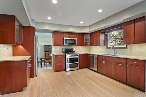 Tiny photo for 470 Highland Grove Drive, Buffalo Grove, IL 60089 (MLS # 12720664)