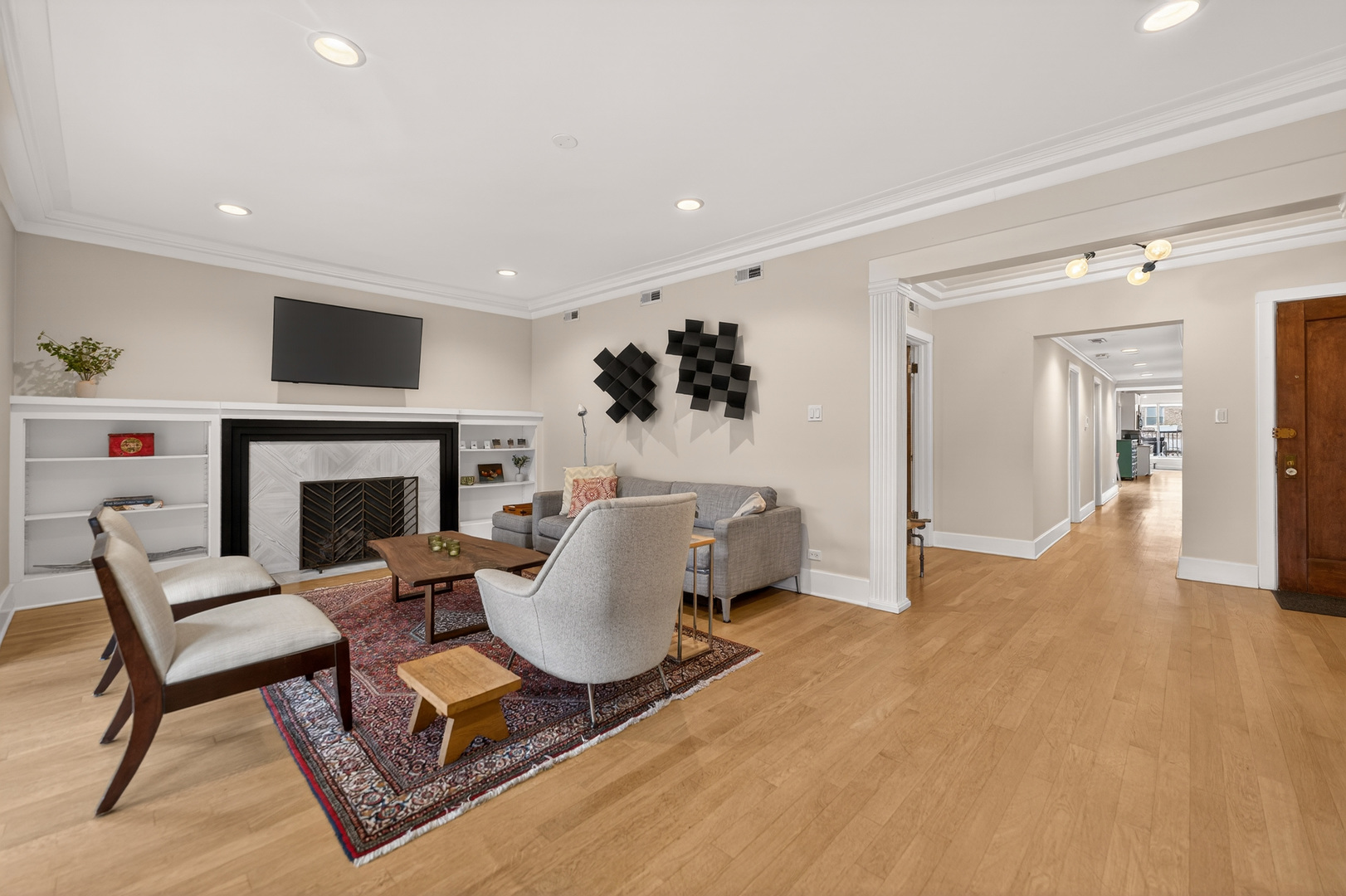 5639 N Kenmore Avenue 3