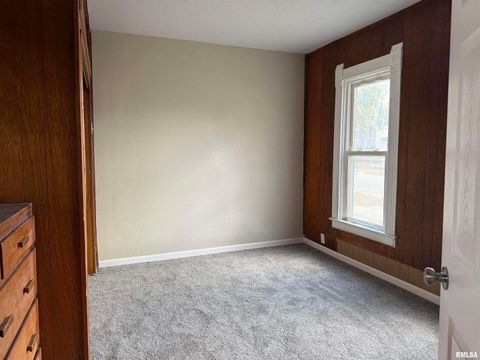 Tiny photo for 2104 PERSHING Boulevard, Clinton, IA 52732 (MLS # QC4268938)