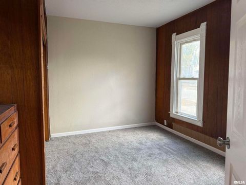Tiny photo for 2104 PERSHING Boulevard, Clinton, IA 52732 (MLS # QC4268938)