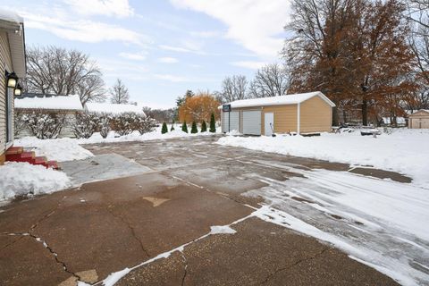 Tiny photo for 2701 47th Street, Moline, IL 61265 (MLS # 100000268)