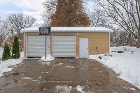 Tiny photo for 2701 47th Street, Moline, IL 61265 (MLS # 100000268)