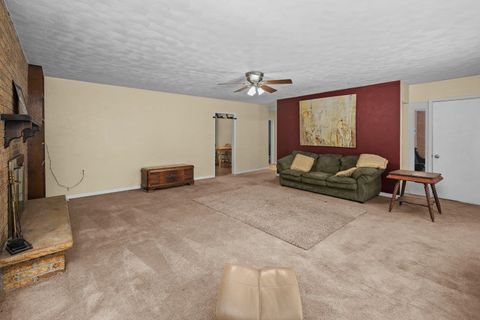 Tiny photo for 2701 47th Street, Moline, IL 61265 (MLS # 100000268)