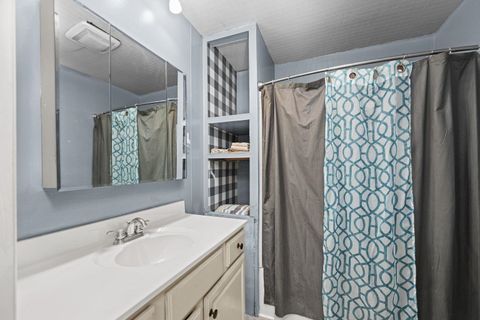 Tiny photo for 2701 47th Street, Moline, IL 61265 (MLS # 100000268)