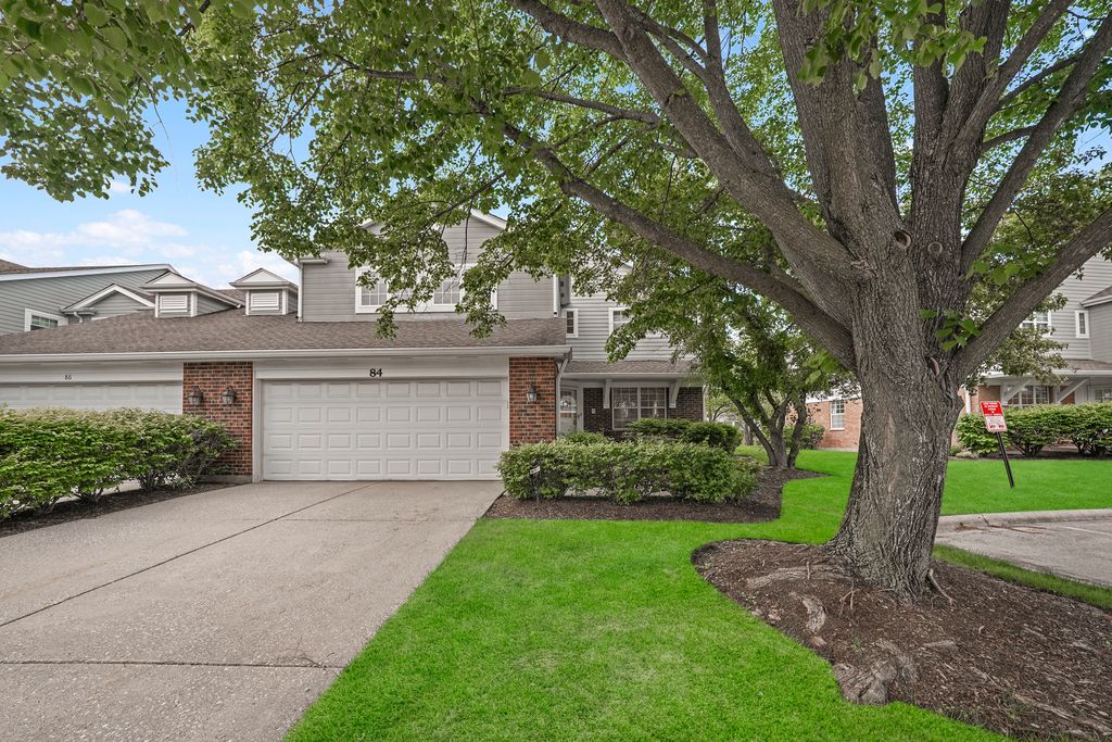 84 CARIBOU CROSSING #84

                                                                             Northbrook                                

                                    , IL - $465,000