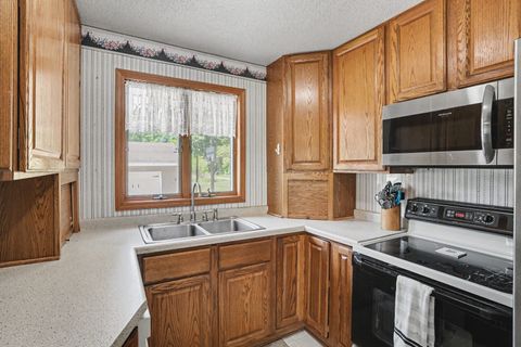 Tiny photo for 15660 Ebson Road, Fulton, IL 61252 (MLS # 12681143)