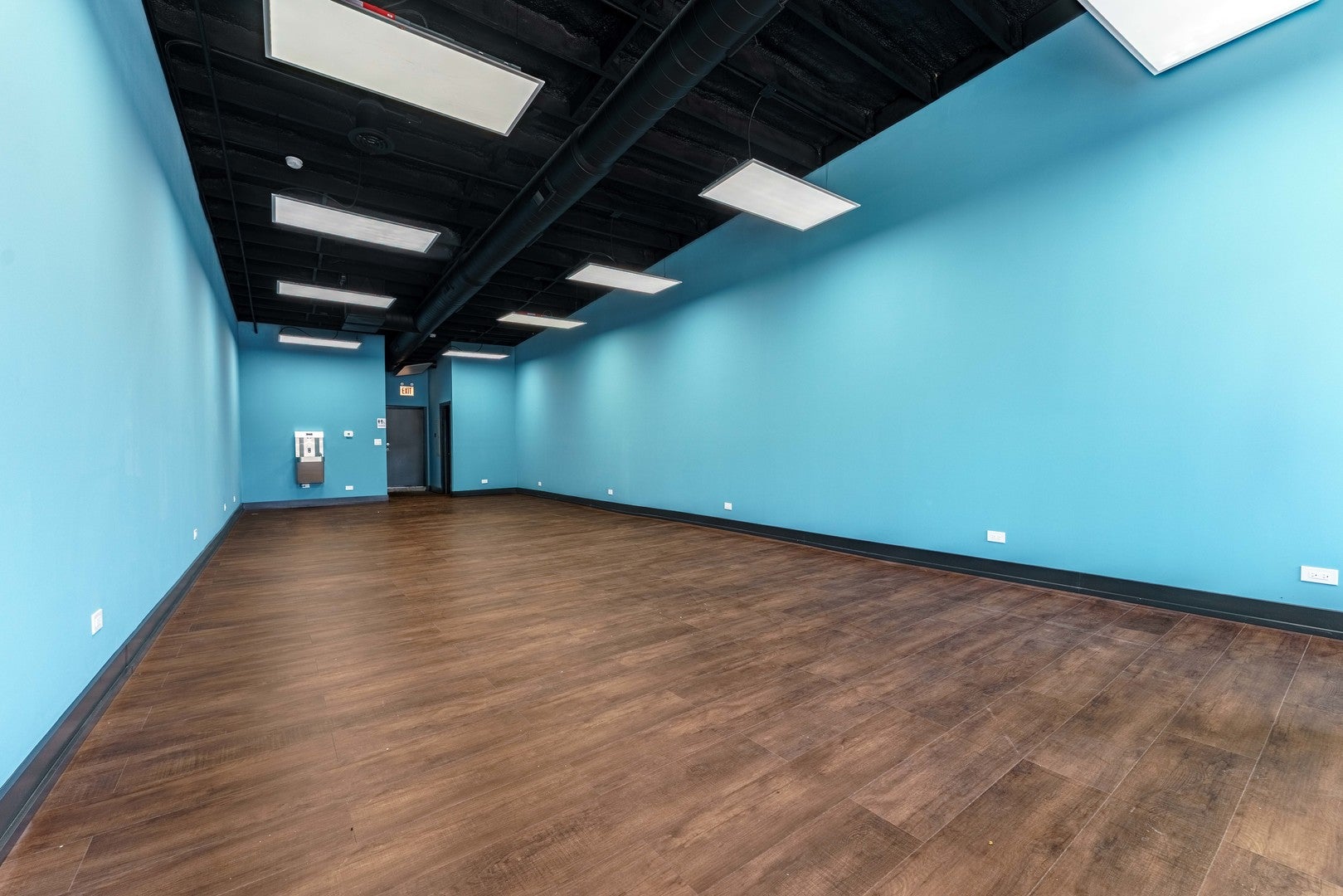 2559 N Cicero Avenue