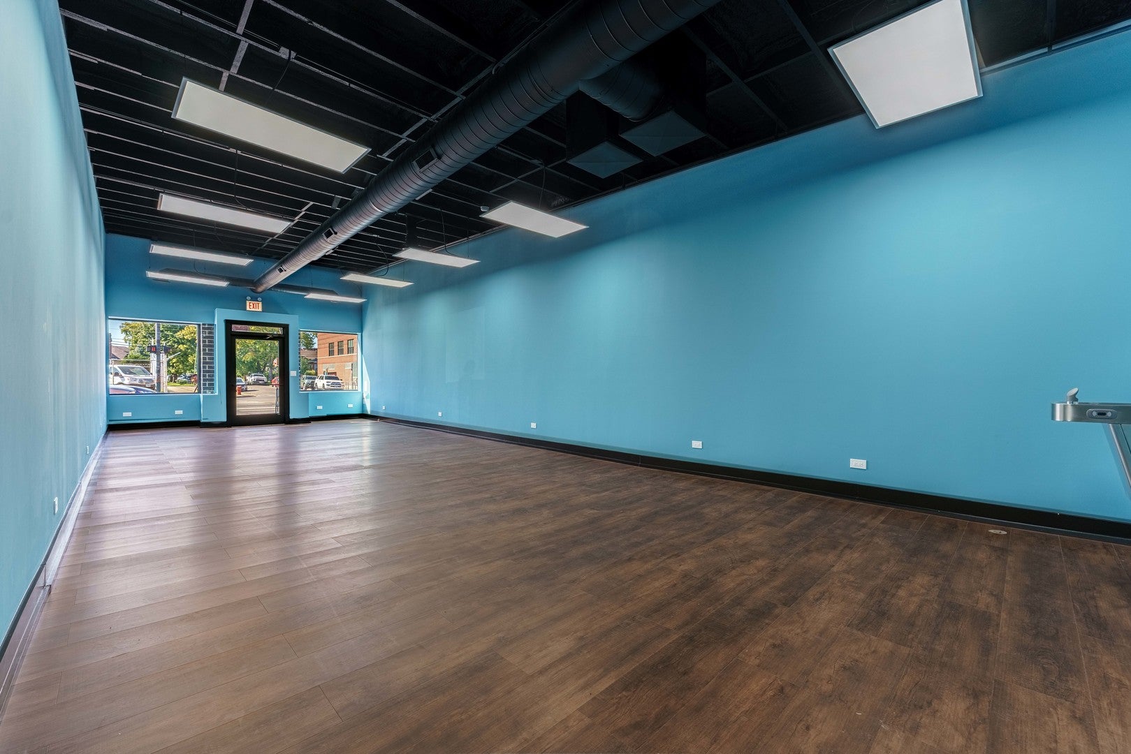 2559 N Cicero Avenue