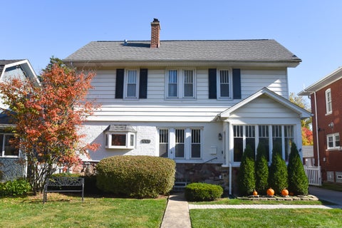 Photo of 605 N Waiola Avenue, La Grange Park, IL 60526 (MLS # 12796666)
