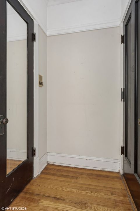 Tiny photo for 5511 N Winthrop Avenue #1W, Chicago, IL 60640 (MLS # 12583674)