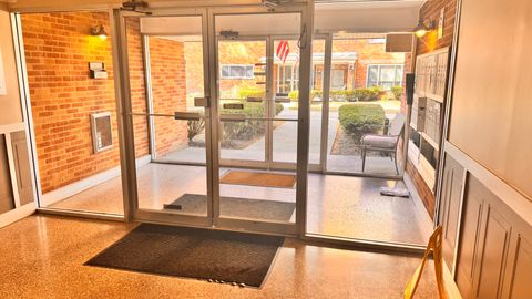 Tiny photo for 6220 N Ridge Avenue #S203, Chicago, IL 60660 (MLS # 12489367)