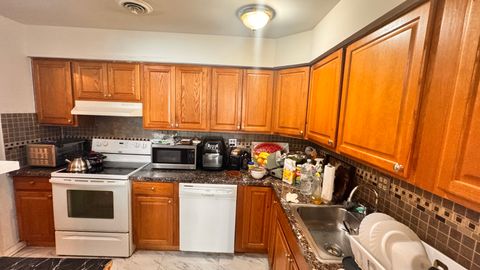 Tiny photo for 6220 N Ridge Avenue #S203, Chicago, IL 60660 (MLS # 12489367)