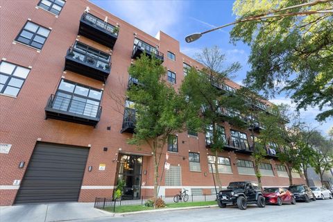 Photo of 1934 N Washtenaw Avenue #103, Chicago, IL 60647 (MLS # 12496319)