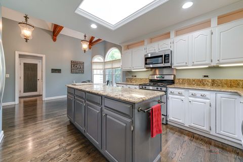 Tiny photo for 15393 W Oak Spring Road, Libertyville, IL 60048 (MLS # 12466333)