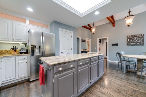 Tiny photo for 15393 W Oak Spring Road, Libertyville, IL 60048 (MLS # 12466333)
