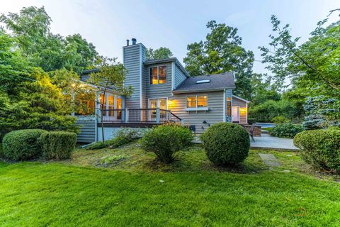 Tiny photo for 15393 W Oak Spring Road, Libertyville, IL 60048 (MLS # 12466333)