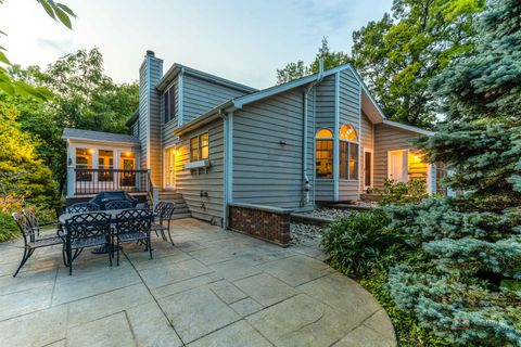 Tiny photo for 15393 W Oak Spring Road, Libertyville, IL 60048 (MLS # 12466333)