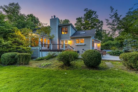 Tiny photo for 15393 W Oak Spring Road, Libertyville, IL 60048 (MLS # 12466333)