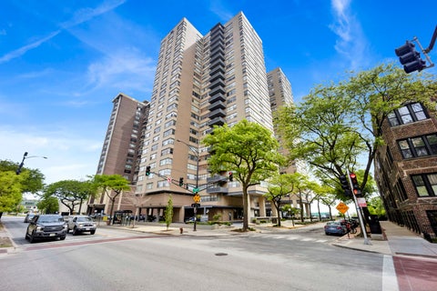 Tiny photo for 6301 N Sheridan Road #14L, Chicago, IL 60660 (MLS # 12659440)