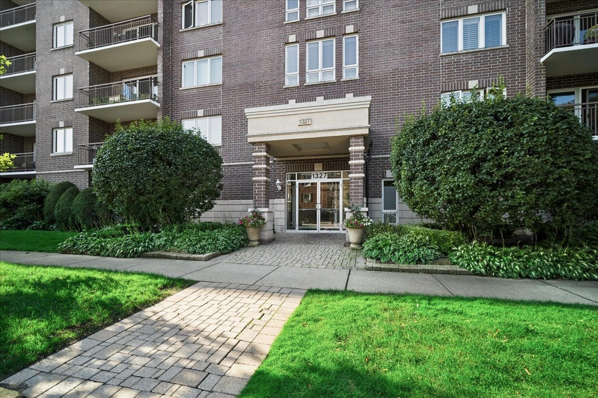 1327 BROWN Street 303