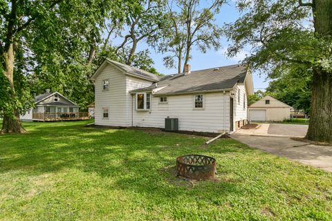Tiny photo for 428 E 156th Place, South Holland, IL 60473 (MLS # 12542000)