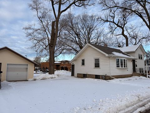 Tiny photo for 428 E 156th Place, South Holland, IL 60473 (MLS # 12542000)