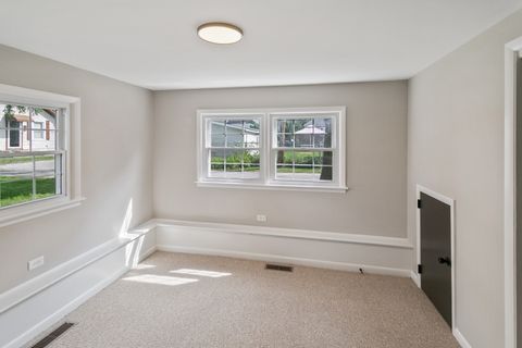 Tiny photo for 428 E 156th Place, South Holland, IL 60473 (MLS # 12542000)