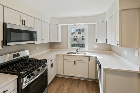 Tiny photo for 428 E 156th Place, South Holland, IL 60473 (MLS # 12542000)