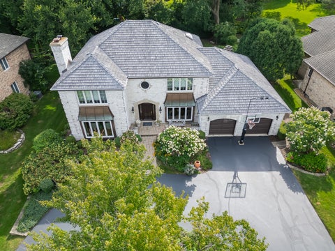 Photo of 7537 Ridgewood Lane, Burr Ridge, IL 60527 (MLS # 12471500)