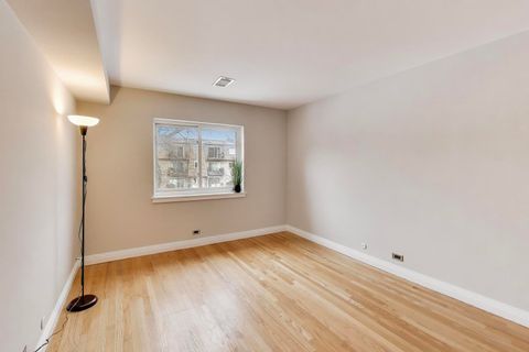 Tiny photo for 9420 Bay Colony Drive #2E, Des Plaines, IL 60016 (MLS # 12596621)