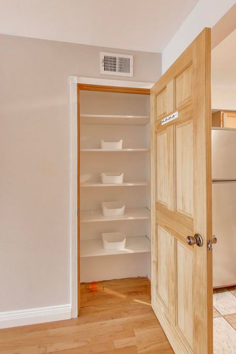 Tiny photo for 9420 Bay Colony Drive #2E, Des Plaines, IL 60016 (MLS # 12596621)