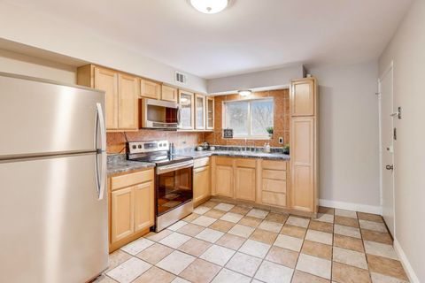 Tiny photo for 9420 Bay Colony Drive #2E, Des Plaines, IL 60016 (MLS # 12596621)