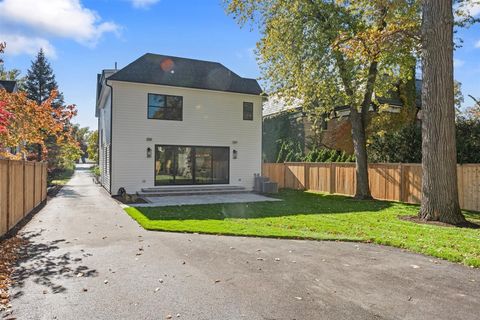 Tiny photo for 889 Cherry Street, Winnetka, IL 60093 (MLS # 12505224)