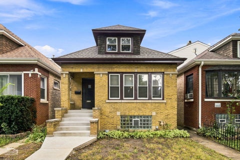 Photo of 4150 W Melrose Street, Chicago, IL 60641 (MLS # 12753761)