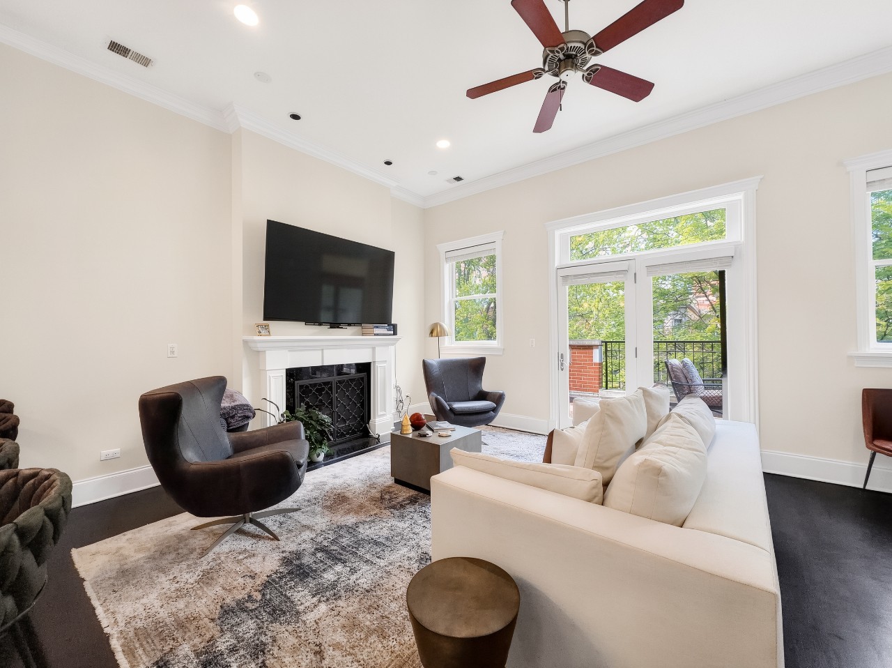 839 W Bradley Place 3
