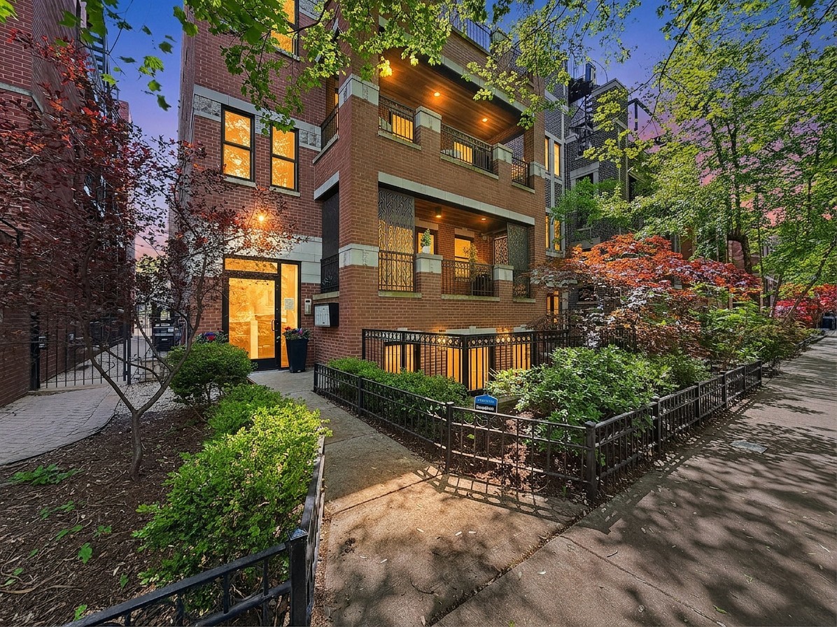 839 W Bradley Place 3