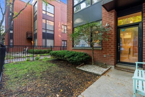 Tiny photo for 2312 W Wolfram Street, Chicago, IL 60618 (MLS # 12520489)