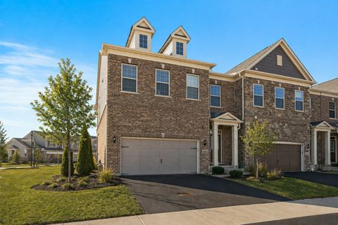 Photo of 402 Highcroft Way, Lincolnshire, IL 60069 (MLS # 12625246)