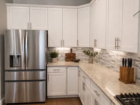 Tiny photo for 402 Highcroft Way, Lincolnshire, IL 60069 (MLS # 12625246)
