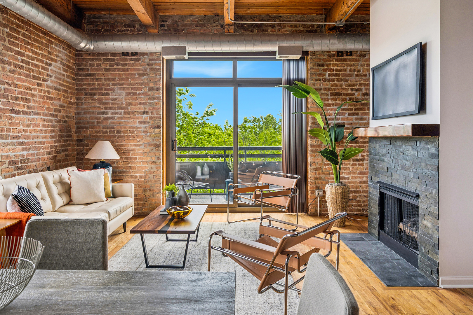 1735 W Diversey Parkway 501