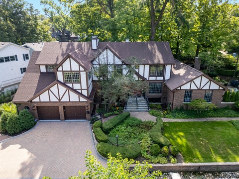Photo of 1330 Maple Avenue, Downers Grove, IL 60515 (MLS # 12777561)