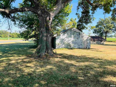 Tiny photo for 1810 S Highway 142 Highway, Eldorado, IL 62930 (MLS # EB459838)