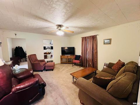 Tiny photo for 1810 S Highway 142 Highway, Eldorado, IL 62930 (MLS # EB459838)