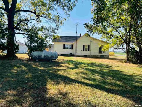 Tiny photo for 1810 S Highway 142 Highway, Eldorado, IL 62930 (MLS # EB459838)