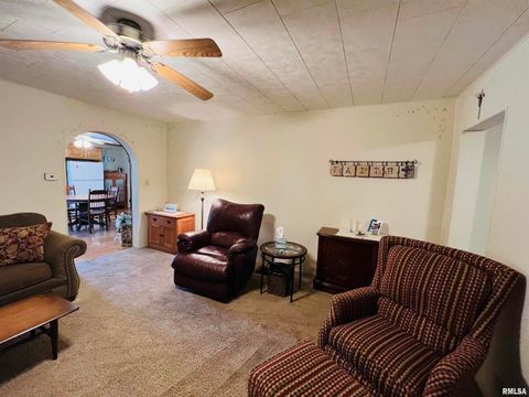 Tiny photo for 1810 S Highway 142 Highway, Eldorado, IL 62930 (MLS # EB459838)