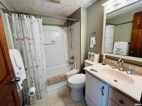 Tiny photo for 1810 S Highway 142 Highway, Eldorado, IL 62930 (MLS # EB459838)