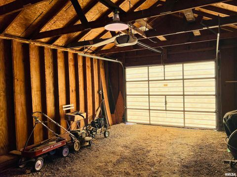 Tiny photo for 1810 S Highway 142 Highway, Eldorado, IL 62930 (MLS # EB459838)